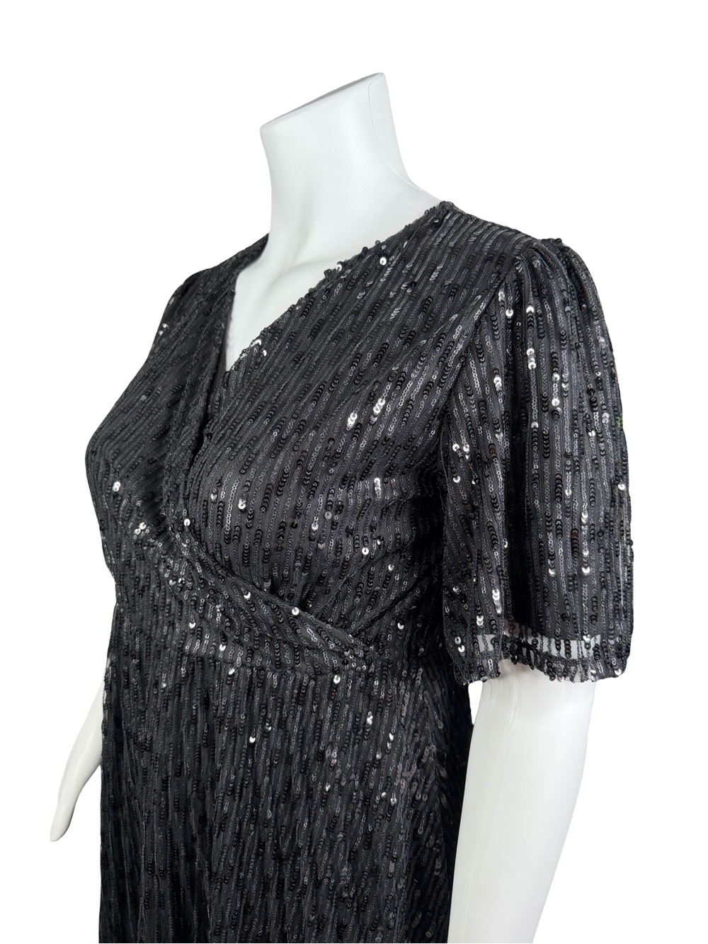 Ivy City Co Black Sequin Wrap Midi Dress Sz. 1X - Picture 4 of 5